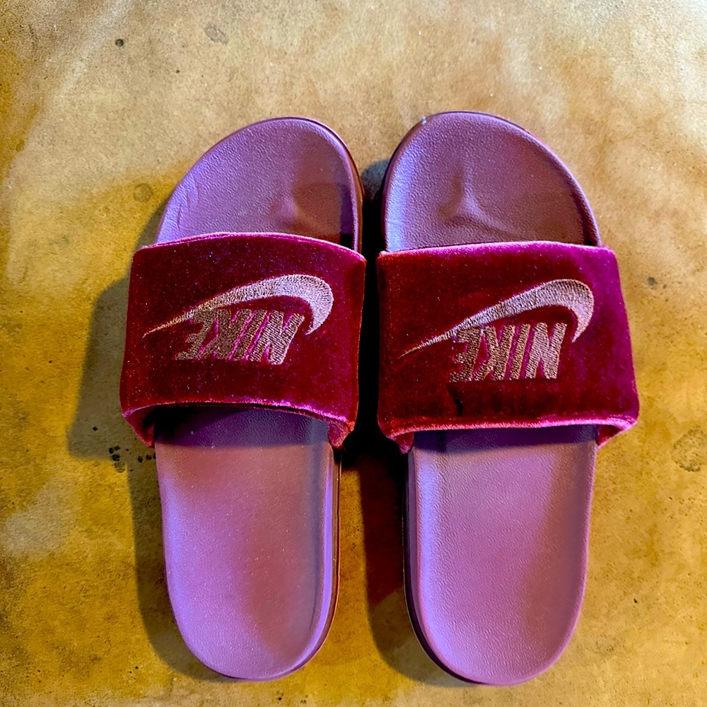 Nike slides